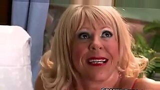 stunning blonde milf loves big cock free mobil pron video