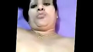 mallu tamil aunty in saree mulai press sex video downlod