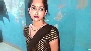 teacher-is-in-toilet-and-students-is-peeping-in-toilet