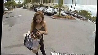 big-ass-hottie-riding
