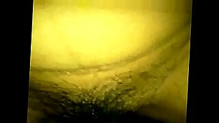 girl-excopesing-her-body