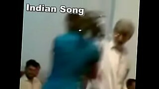 معلمه-مع-الطالب-من-رام-الله