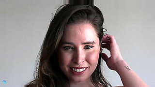 comparito1-mwith-1-18-year-old-girl-shy-but-knows-what-she-wants