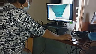 porno-une-fille-africaine-a-la-recherche-a-paris