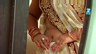 tamil-aunty-sarees-navel