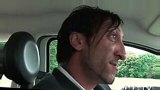 la-pulpeuse-lieutenante-donne-des-ordres-dans-la-caserne