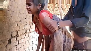 desi-doggy-style-girl