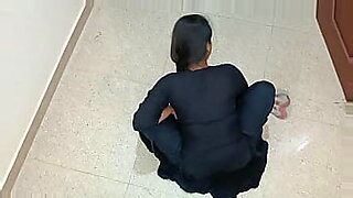 black-ladies-playing-with-their-pussy