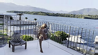 solo-girl-show-pussy