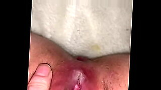 angie-verona-play-with-her-pussy