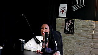 situs-web-porn-putri-candra-wati-nonton-film-seks