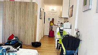 spar-lady-trending-playing-with-private-party