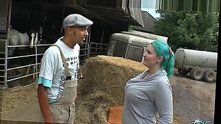 معاینه-دکتر-دختر-باکره-with-hot-chubby-stepmom-with-big