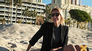 mere-milf-se-prend-deux-ejaculations-dans-le-cul