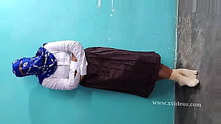 step-mom-moaning-in-hindi