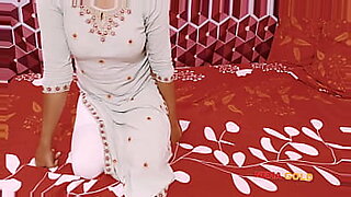 सौतेलि-मा-को-जबरदस्त-चौदा