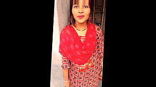 maid-bhabhi-pleading-devar