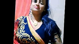skype-video-call-with-the-good-friend-in-chubby-sengle-mom-ofw