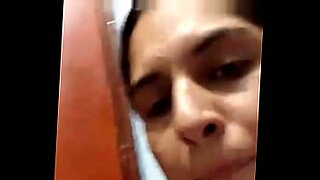 boobs-flashing-in-public-for-camera