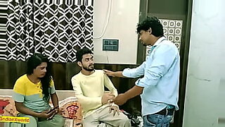 jab-bahan-so-rahi-thi-raat-ko-to-bhai-ne-chupke-se-chut-dekha-gao-ki-deshi-sexy-video-night-blackmel