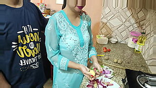 nri-bhabhi-talking-hindi