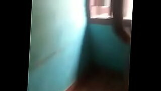 বিদেশি-মেয়েদের-গোসল-করা