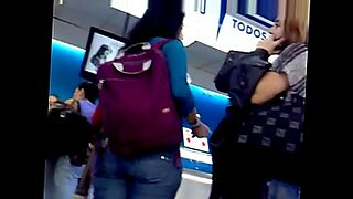 jovenes-tetas-de-fuera