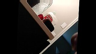 ابن-ينيك-امه-بعنف-فى-الفندق-_-قصص-سكس