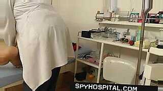 toke-the-advantage-to-fuck-stepmom