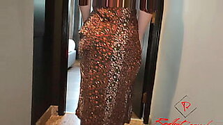 tight-dress-in-hom-mom