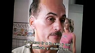 latina-la-invito-a-follar-en-mi-carro