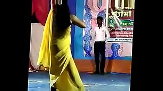 samia-khan-stage-acter