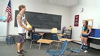 flashing-cock-in-public-for-stranger