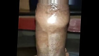 licking-back-view-open-wide-cunts-n-cum