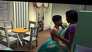 indan-aunty-mom-bath