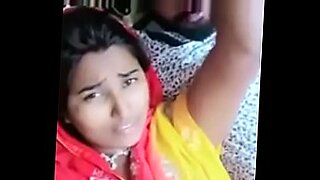 معاینه-دکتر-دختر-باکره-with-hot-chubby-stepmom-with-big