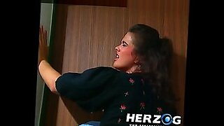 stepsister-was-so-horny-in-the-vr-game-baldurs-gate-4-that-she-was-fucked-in-reality-sweetie-fox