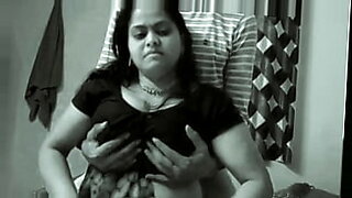 जबरदस्ती-पकड़-कर-छोड़-डाल
