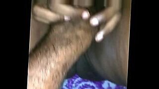 indian-aunty-tied-to-boy