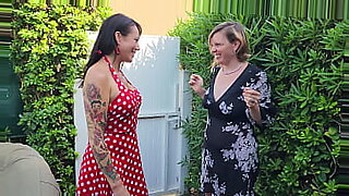 petit-garcon-espionnait-une-grande-dame-atthardcorer-il-finit-par-baiser