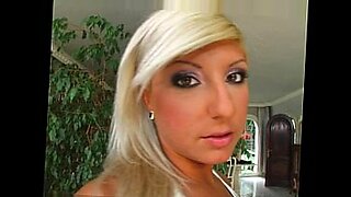 horny-boyfriend-penetrates-her-anally