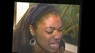 mom-with-boys-curious-daughter-wants-mothers-milk