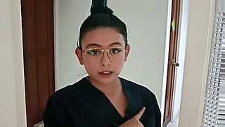 un-nene-cojiendo-a-una-chica