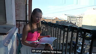 tits-flashing-public