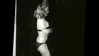 strippers-night-club