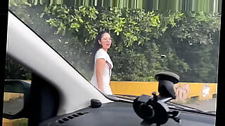 japan-girl-having-sex-on-the-bus