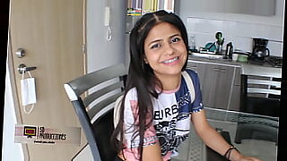 estudiante-con-chompa-rojo