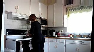 man-eating-breakfast