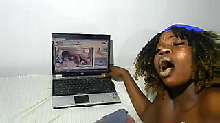 squirting-eating-my-big-pussy-lips