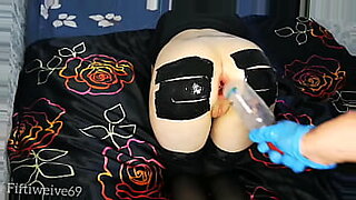 lesbian-using-soda-bottle